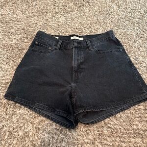 Levi’s 80’s mom Black Denim Women's Shorts